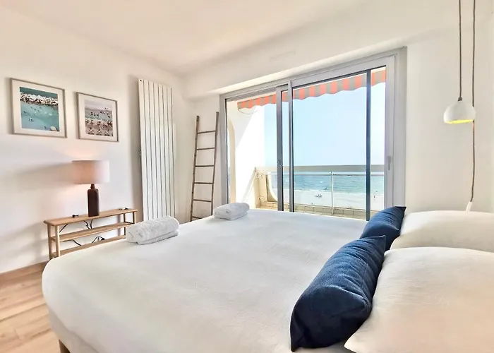 Vue Sur Mer Clara Apartment *